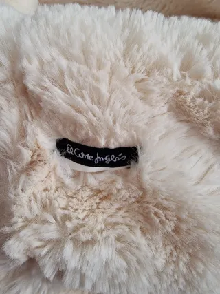 Cuello de piel sintética blanco