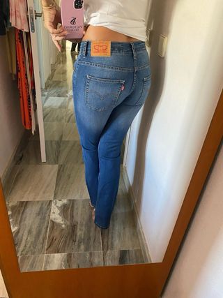 Pantalón vaquero Levi's azul talla S