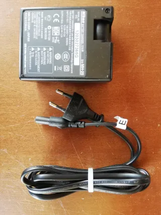 Caricabatterie Nikon MH-25 originale