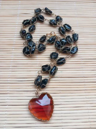 Collar Ágatas Negras y Corazón Cristal