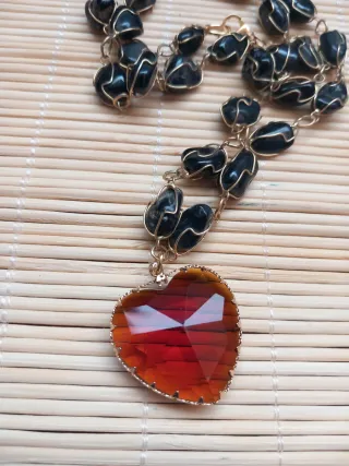 Collar Ágatas Negras y Corazón Cristal