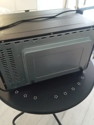 Horno Eléctrico marca Jata capacidad 28L