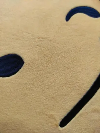 Cojín emoji emoticono WhatsApp redondo cara guiño