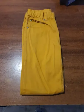 Pantalón de vestir amarillo