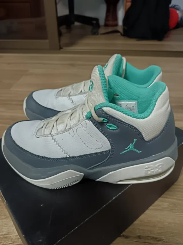 Zapatillas Jordan Max Aura Talla 36