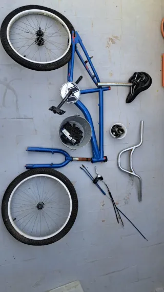 Bicicleta Monty BMX para restaurar