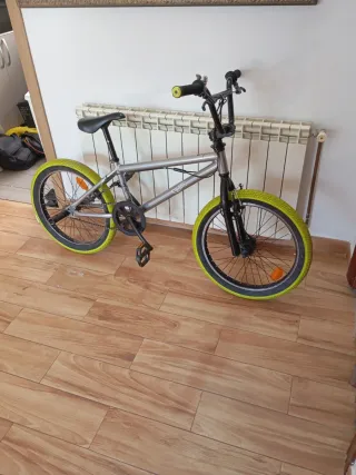 Bicicleta BMX 20 Wipe 500 (pulgadas)