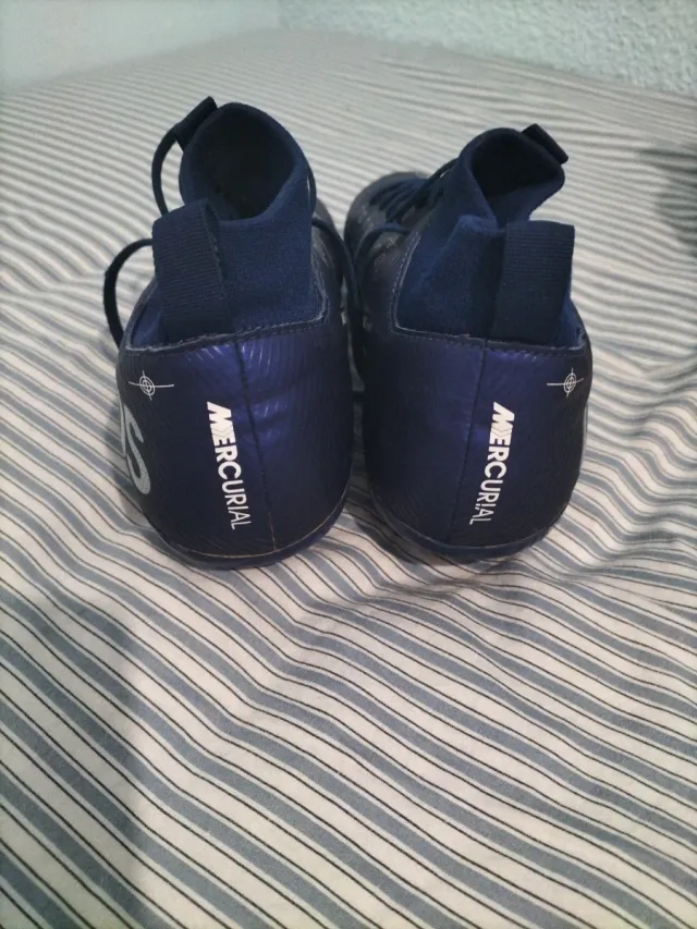 Zapatillas Nike fútbol tacos aluminio 38.5