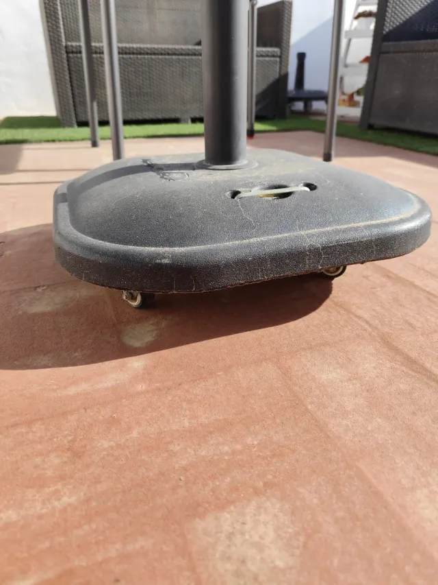 Base para sombrilla con ruedas y frenos