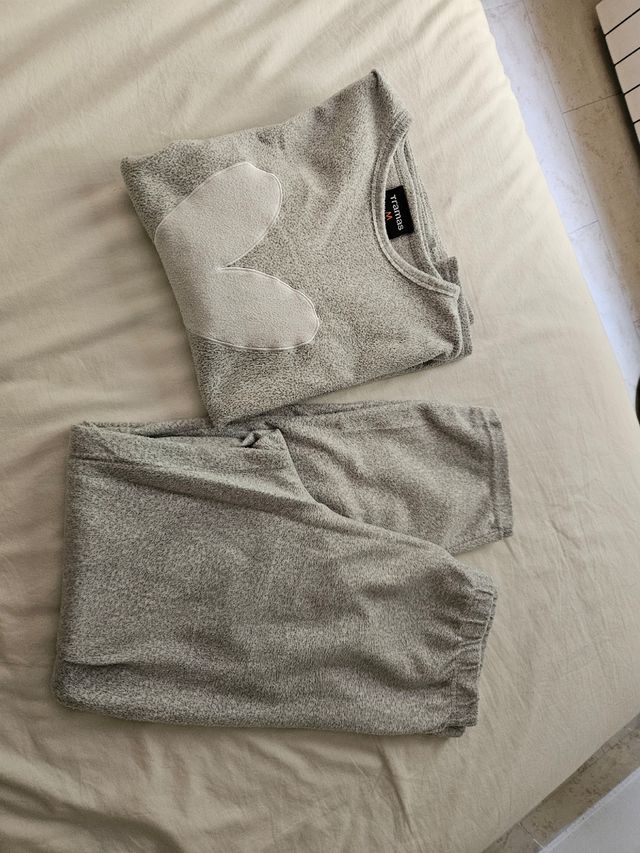 Pijama Trama Talle M Corazón Gris