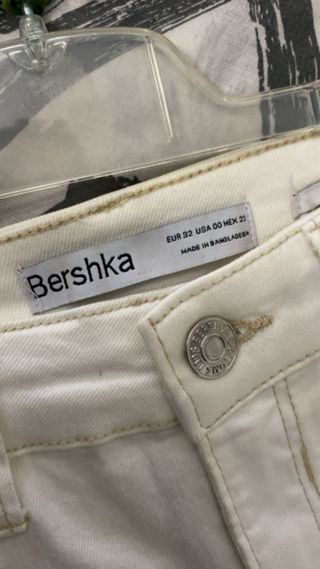 Pantalones blancos Bershka