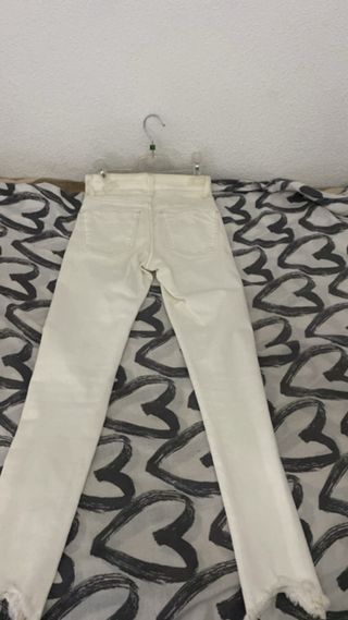Pantalones blancos Bershka