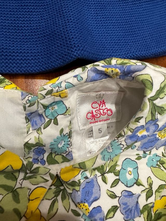 Jesusito Eva Castro floral azul y amarillo