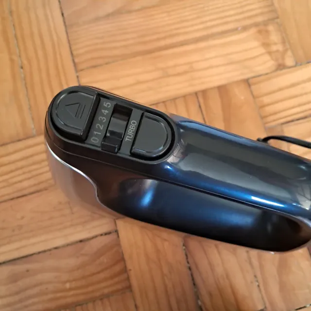 Batedeira de mão Qilive Q.5673 – 400W