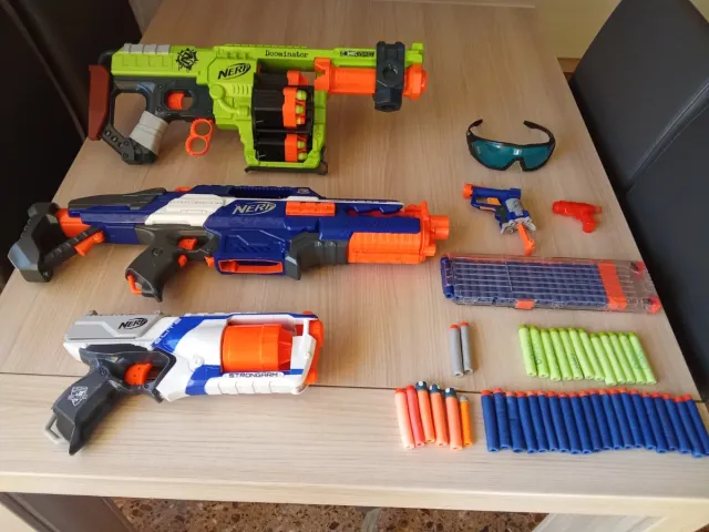 Lote Pistolas Nerf y Accesorios