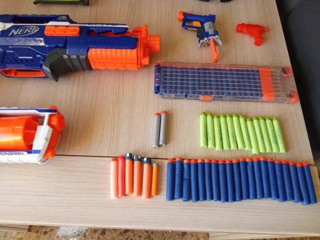 Lote Pistolas Nerf y Accesorios