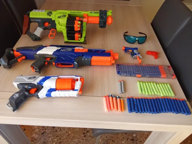 Lote Pistolas Nerf y Accesorios