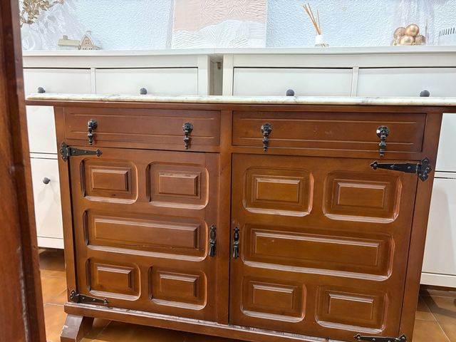 Aparador madera con encimera mármol