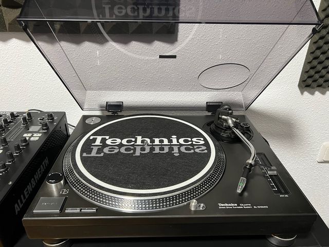 Pareja Technics SL 1210 MK2