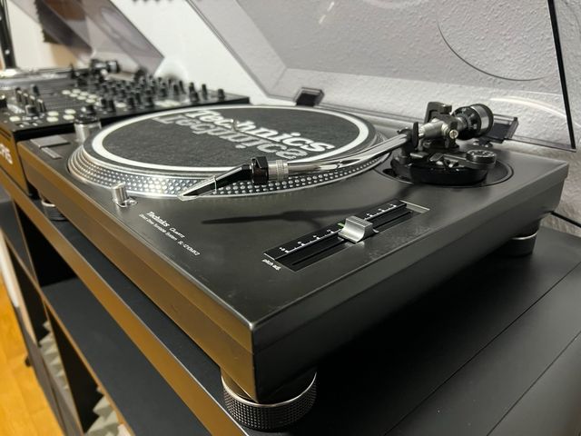 Pareja Technics SL 1210 MK2