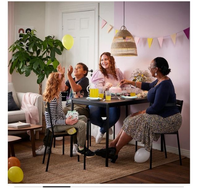 Mesa comedor Ikea Sandsberg negra