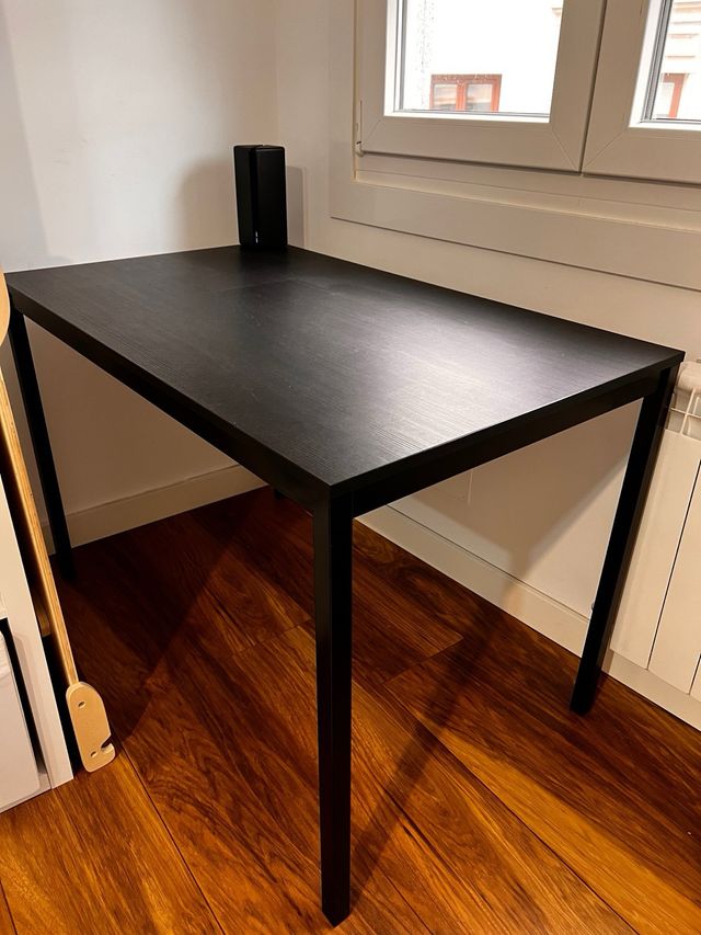 Mesa comedor Ikea Sandsberg negra