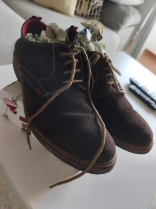 Zapatos YANDROS Marrones