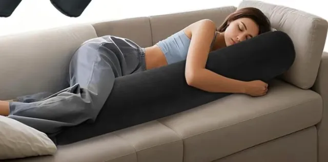 Cuscino cilindrico in ecopelle rosso