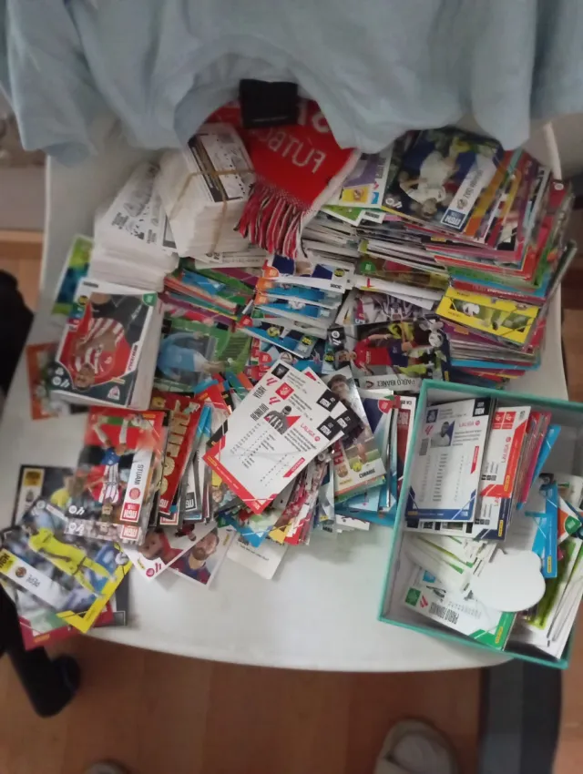 Cromos de fútbol variados 23/24- 24/25