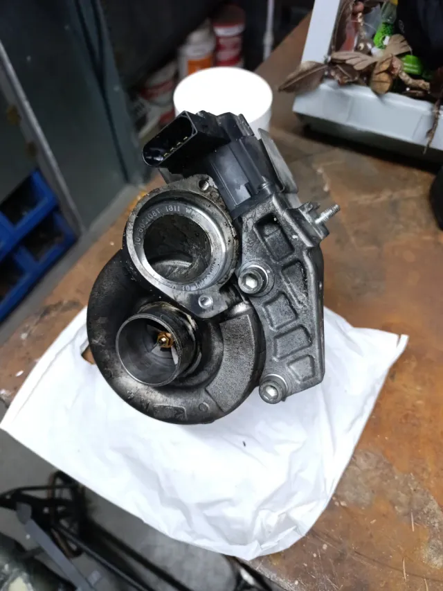 Turbo BMW E90 para reparar