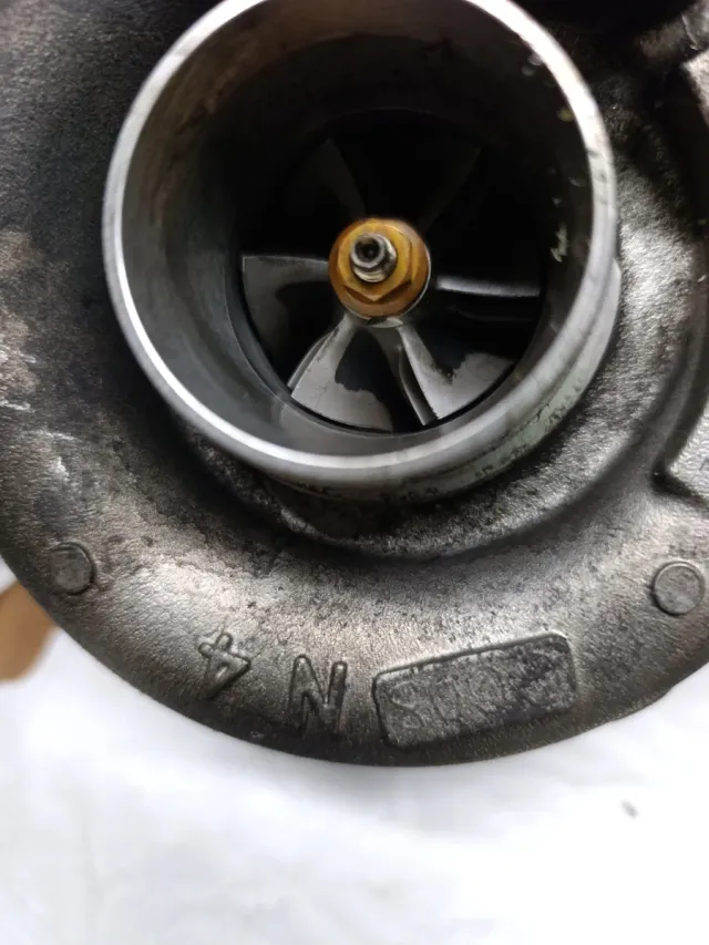 Turbo BMW E90 para reparar