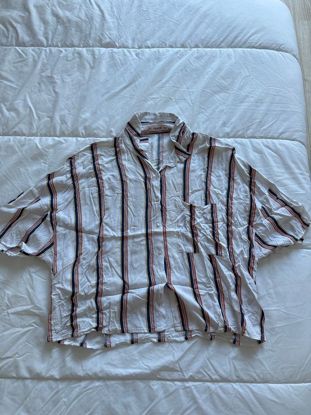 Camisa Pull and Bear rayas L. Oversized.