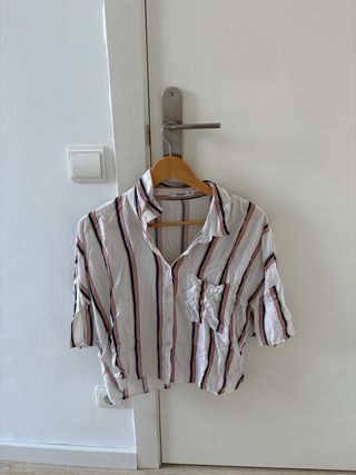 Camisa Pull and Bear rayas L. Oversized.