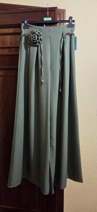 Falda pantalón verde talla única NUEVO