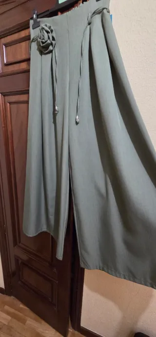Falda pantalón verde talla única NUEVO
