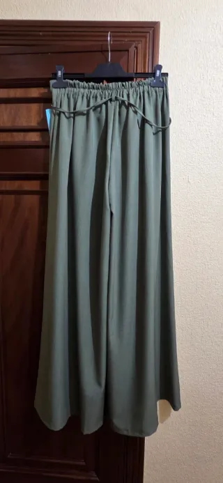 Falda pantalón verde talla única NUEVO
