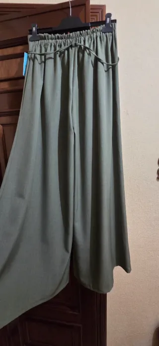 Falda pantalón verde talla única NUEVO