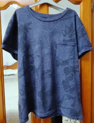Camiseta H&M Estampada Flores Talla L