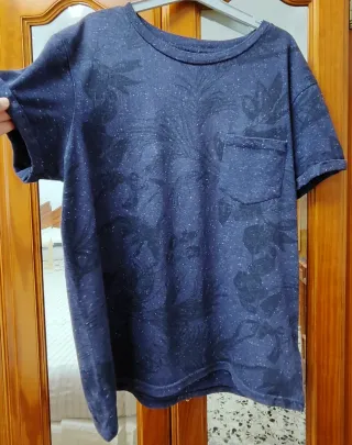 Camiseta H&M Estampada Flores Talla L