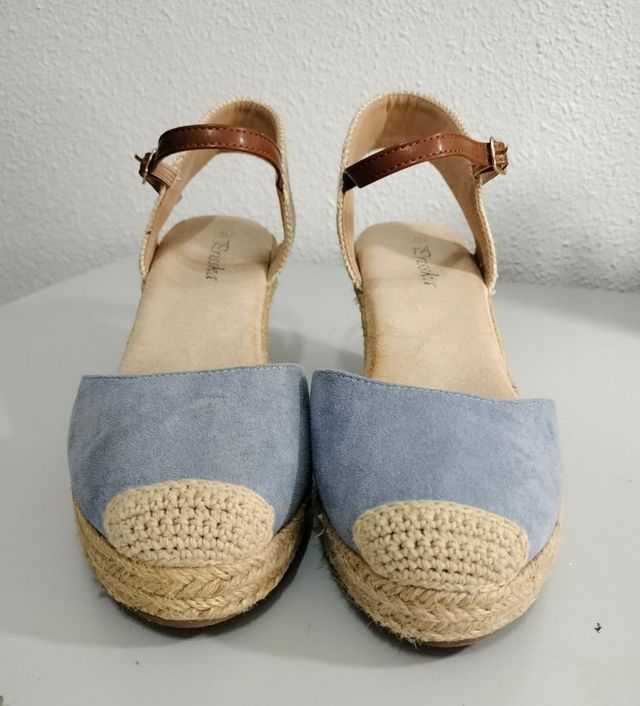Zapatilla esparto cuña Enka azul y beige