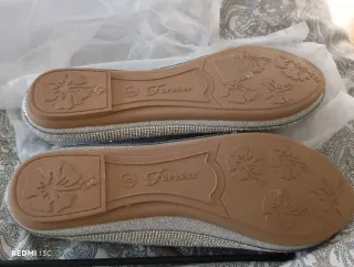 Zapatos bailarina plateados con brillos