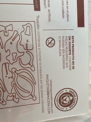 Maqueta Madera Dinosaurio Estiracosaurio Sin Abrir