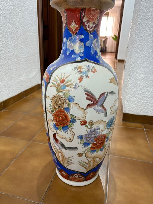 Jarrón grande de cerámica con aves