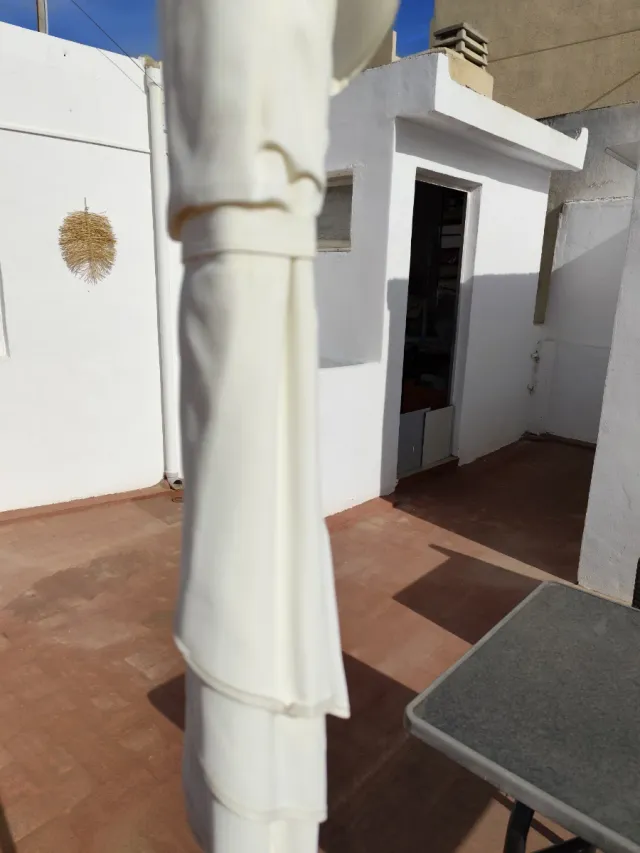 Sombrilla de exterior color blanco roto