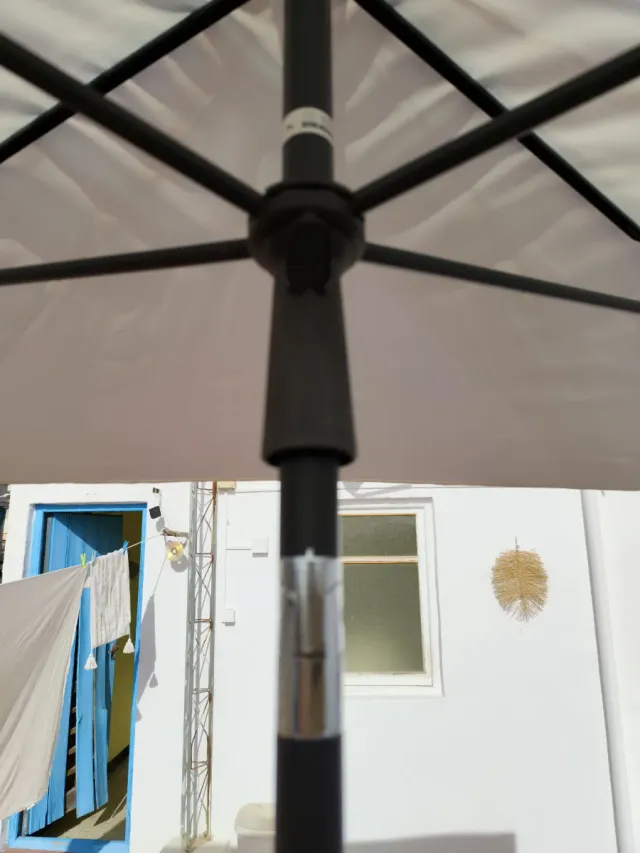 Sombrilla de exterior color blanco roto