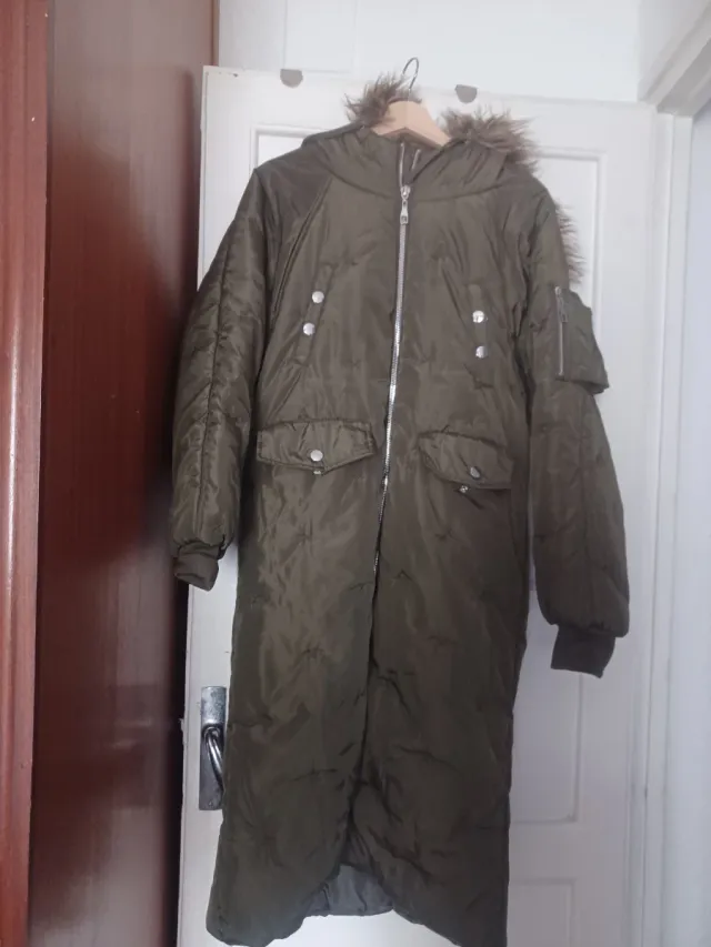 Chaquetón largo acolchado verde T.38/40