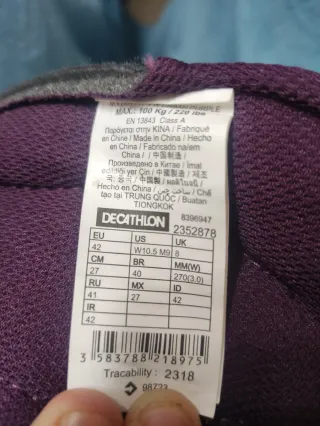 Patines en línea morados y blancos