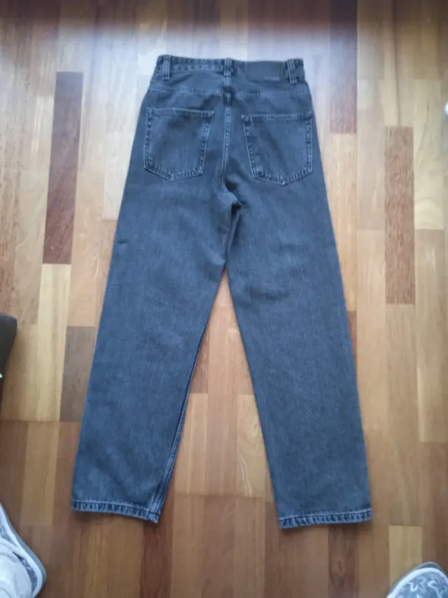 Pantalón vaquero gris