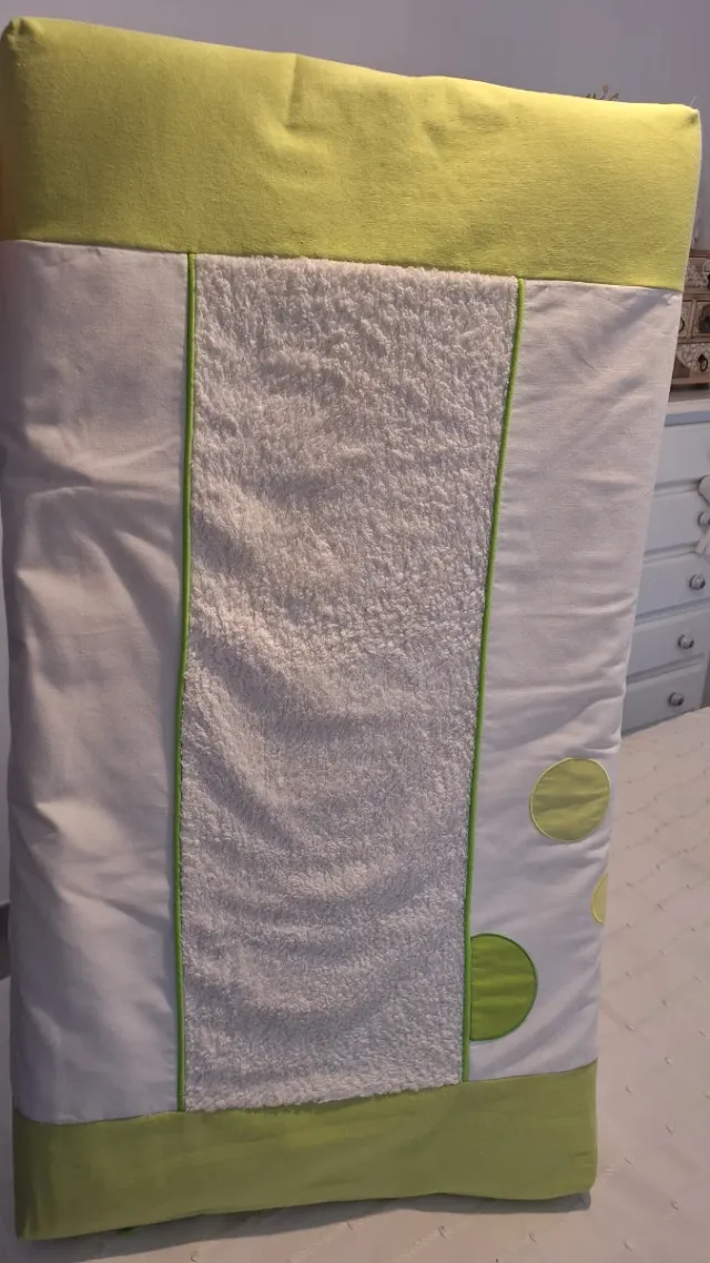 Protector Cuna Lateral Estrellas y Círculos