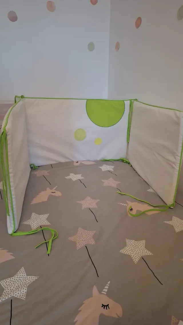 Protector Cuna Lateral Estrellas y Círculos